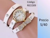 RELOJ CORREA TRIPLE CON LAZO DE PIEDRAS COLOR BLANCO
